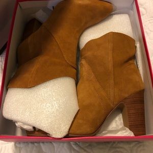 Vince Camuto Creestal